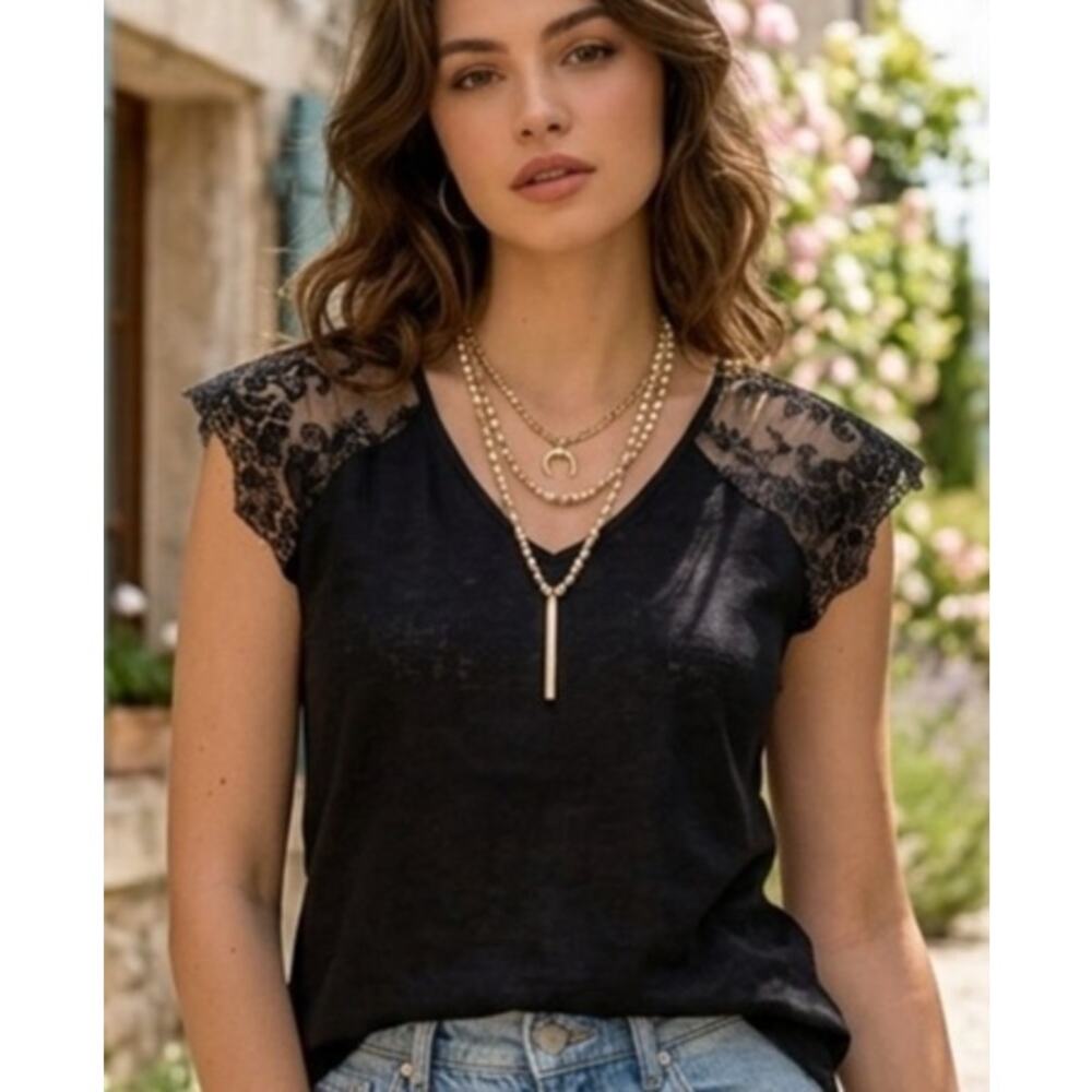 Kische linen and lace blouse